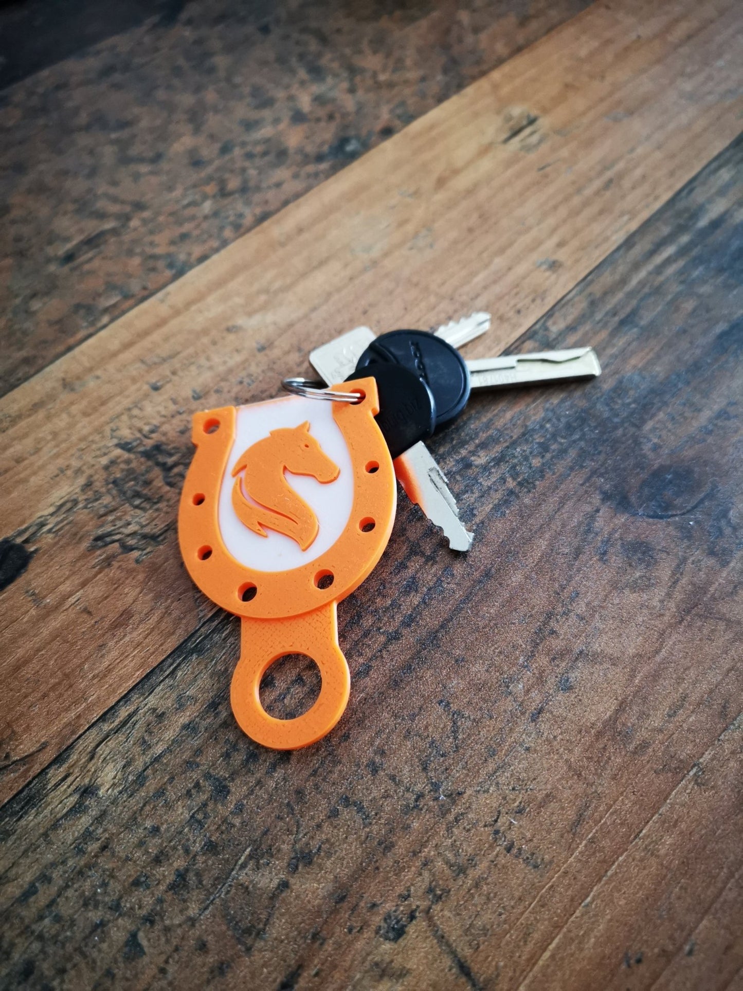 Das Hufeisen am Schlüsselbund - Praktischer Glücksbringer - DrucktWieNix - Schlüsselanhänger