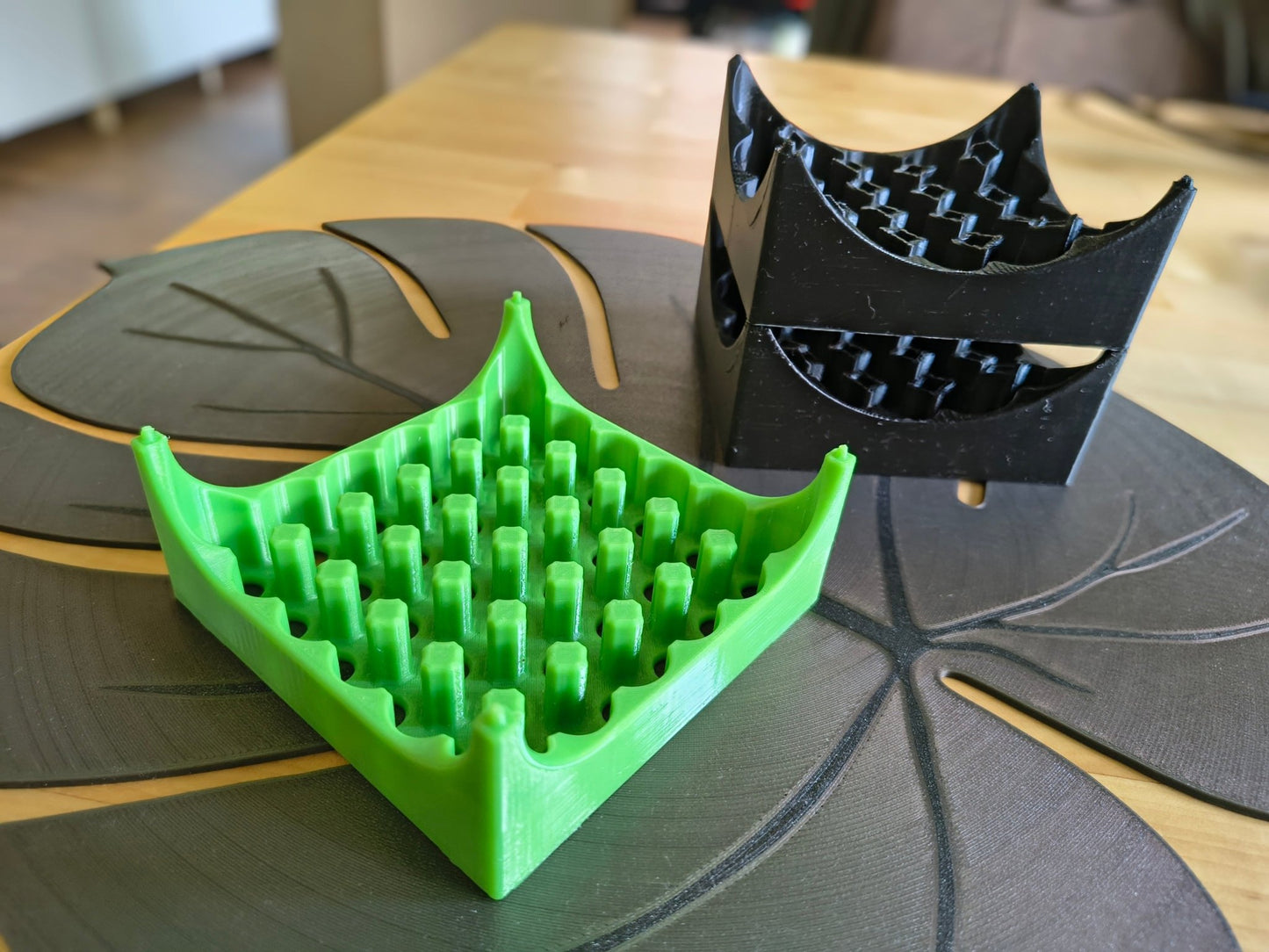 Vial Flaschen Halter 9 x 9 cm – stapelbar und passend für ISO Vials - DrucktWieNix - 